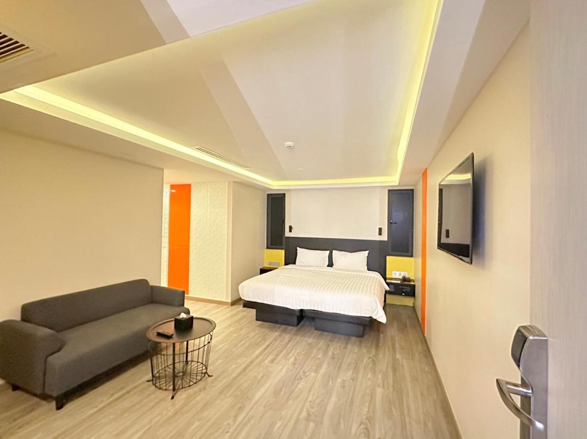 Hotel Z Zpaze Бангкок Экстерьер фото