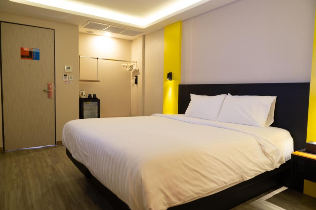 Hotel Z Zpaze Бангкок Экстерьер фото